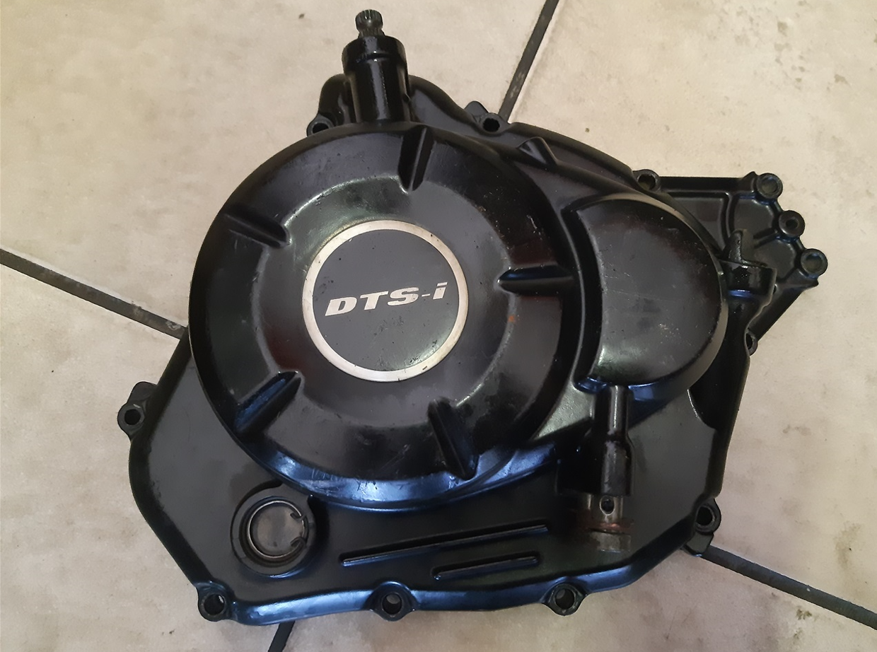 Pulsar 220 clutch cover sale